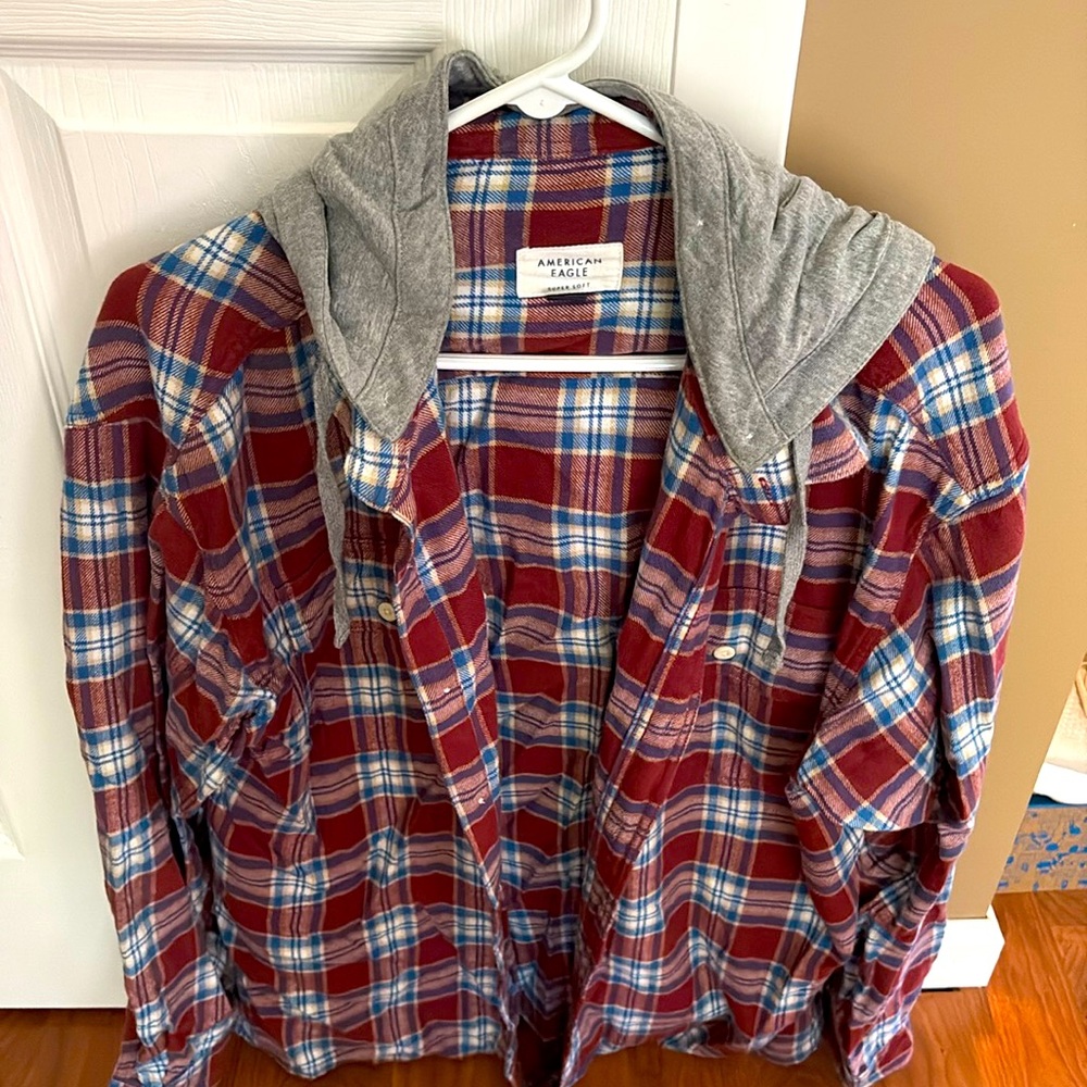 Men’s American Eagle Flannel with hoodie- Size Large in great condition